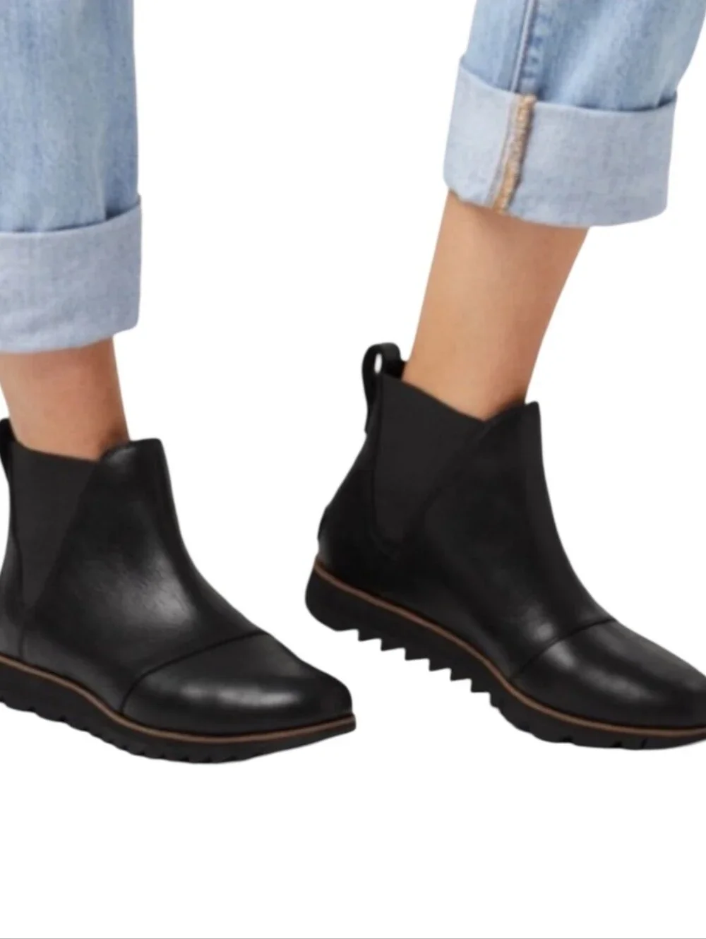 Sorel Harlow Chelsea boots in black, size 7.5